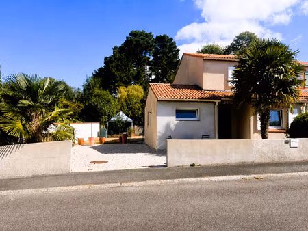 maison rénovée 81 m2 2 chambres + bureau jardin sans v