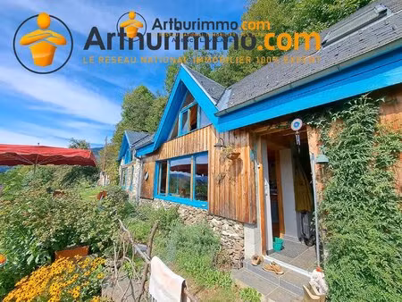 maison avec magnifique vue montagnes.