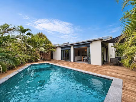 trois-bassins littoral - villa contemporaine t5 avec piscine