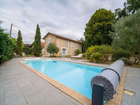 maison de caractère en pierre - piscine - pool house - terrain paysagé