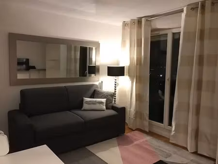 location appartement 1 pièce 28 m² à courbevoie (92400)
