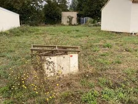 vente terrain à celles-sur-belle (79370) : à vendre / celles-sur-belle