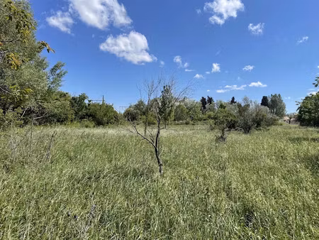 vente terrain 449 m² à sénas (13560)  160 000 €