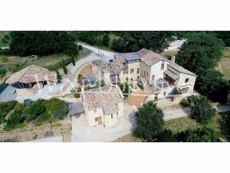 vignoble avec piscine pont-saint-esprit (30)