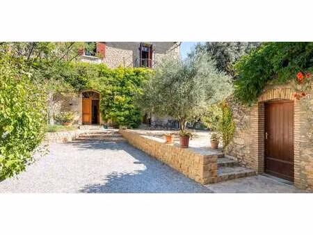 maison avec piscine et jardin vénéjan (30)