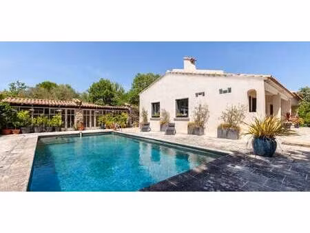 maison avec piscine et jardin cucuron (84)