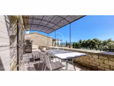 appartement avec terrasse et piscine gordes (84)