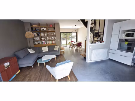 belle maison récente avec jardin et garage - proximité borde