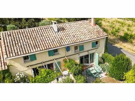 maison avec jardin et terrasse buisson (84)