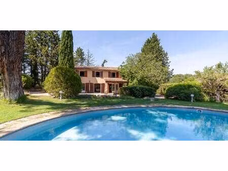 maison avec piscine et jardin cucuron (84)