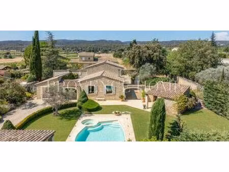 maison avec piscine et terrasse gordes (84)