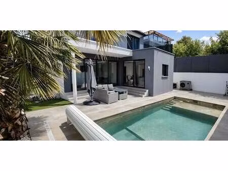 maison avec piscine et terrasse montpellier (34)