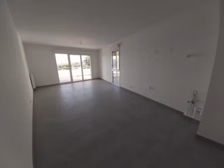location appartement 3 pièces 66.25 m² à draguignan (83300)  812 €