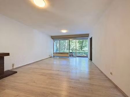 appartement à louer avec terrasse et 3 chambres   tournai (vbe52738)