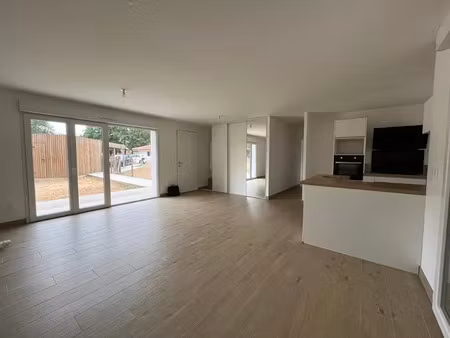 location maison 4 pièces 90.6 m² à evreux (27000)  1 175 €