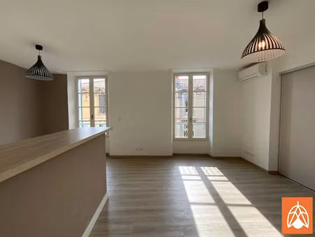 location appartement 1 pièce 43.67 m² à salon-de-provence (13300)  727 €
