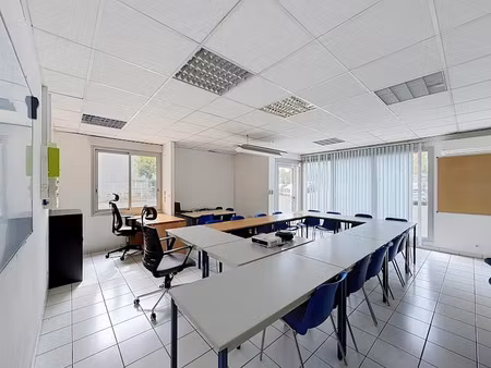 location locaux professionnels 6 pièces 133 m² à cenon (33150)  1 882 €