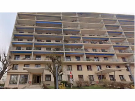 à louer t3 avec balcon lyon 4e