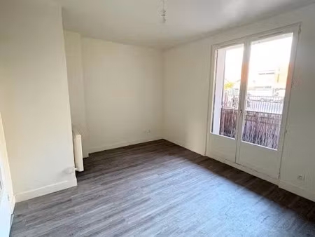 location appartement 2 pièces 28.41 m² à livry-gargan (93190)  803 €