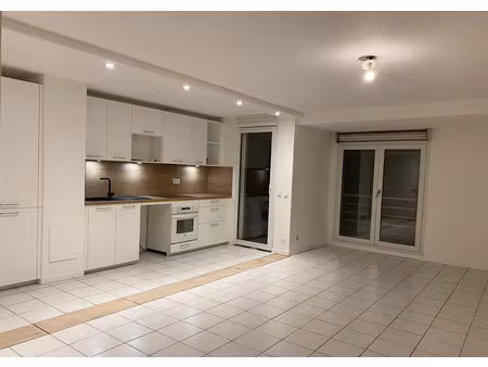 location appartement 3 pièces 75 m² à toulouse (31000)  890 €