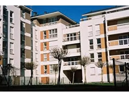 location appartement 2 pièces 47 m² à massy (91300)  1 066 €