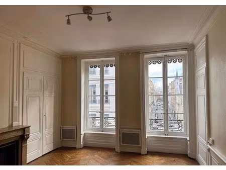 location appartement 2 pièces 46 m² à lyon 6ème (69006)  1 038 €