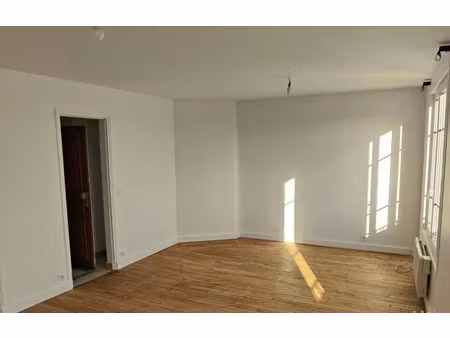 location appartement 2 pièces 32 m² à saint-ouen (93400)  1 390 €