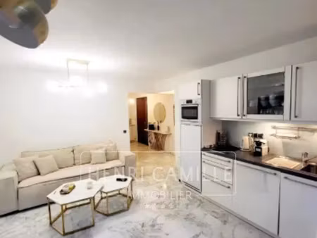 location meublée appartement 3 pièces 52 m² à cannes (06400)  1 980 €