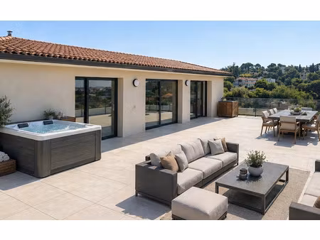 magnifique type 5 lumineux avec plus de 110 mètres carrés de terrasses au cœur d’aix-en-pr