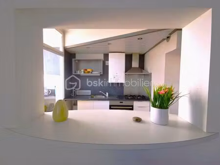 lyon 9ᵉ – t3 bis lumineux avec balcon  cave et vue dégagée