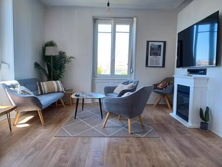 grand f4 rénové avec jardin dans maison bourgeoise