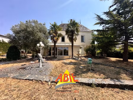 belle maison de maître à vendre benet
