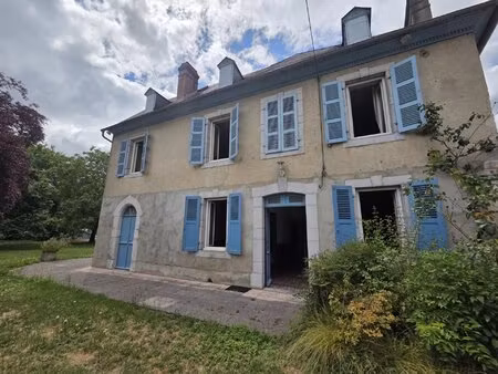 à vendre - gite de charme avec deux logements indépendants et vue sur les montagnes