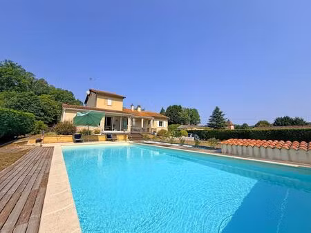 maison habitable de plain-pied avec piscine