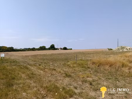 terrain constructible entre mirambeau et montendre