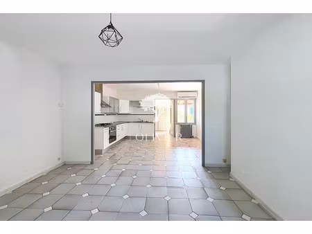 location appartement 0 pièces 63.64 m² à apt (84400)  785 €