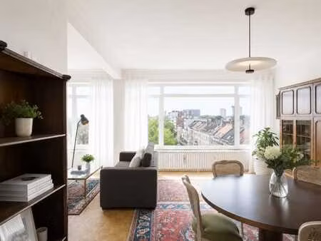 appartement avec vue panoramique sur la ville dans un emp...