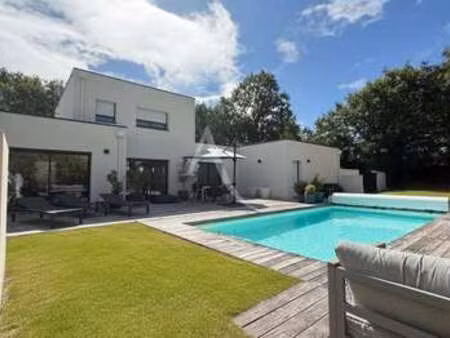 vente maison piscine à la roche-sur-yon saint andré d'ornay - zone sud-ouest (85000) : à v