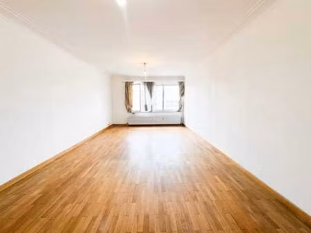 bel appartement 2 chambres + terrasse