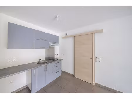 location appartement 2 pièces 42.22 m² à bastia (20200)  575 €