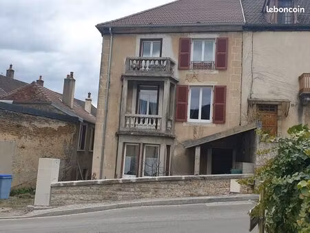 arbois centre – immeuble de 5 appartements 265 m2 loués
