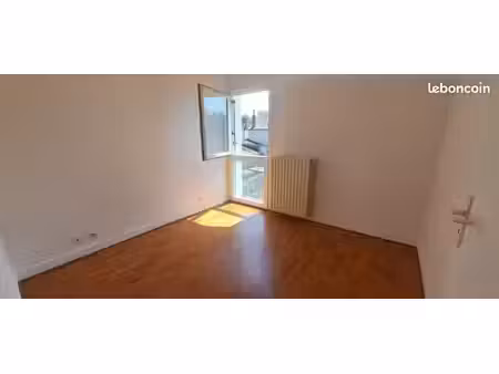 beau grand f2 en centre ville