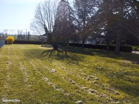 terrain à bâtir 1 000 m² – cadre verdoyant  hors lotissement