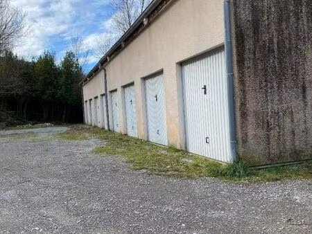 parking 15 m² les vans