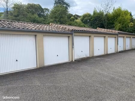 parking 15 m² les vans