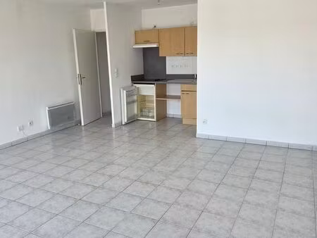 grand studio lumineux 37m2 avec parking sous sol