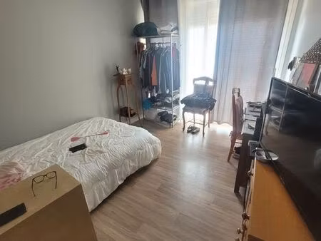 location studio meublé