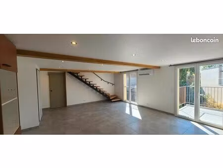 t5 duplex entièrement rénové – climatisé – terrasse