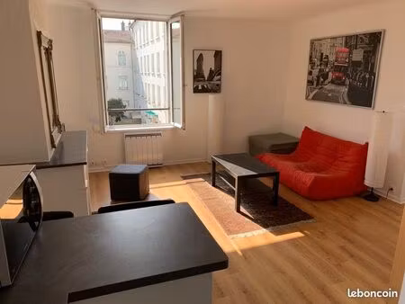 f2 lumineux hyper centre nancy - rue gambetta