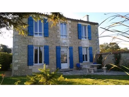 maison t4 + jardin-bassin-puits proche niort  benet  fontenay l.c